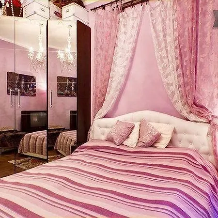 Romantic & Artistic דירה *
